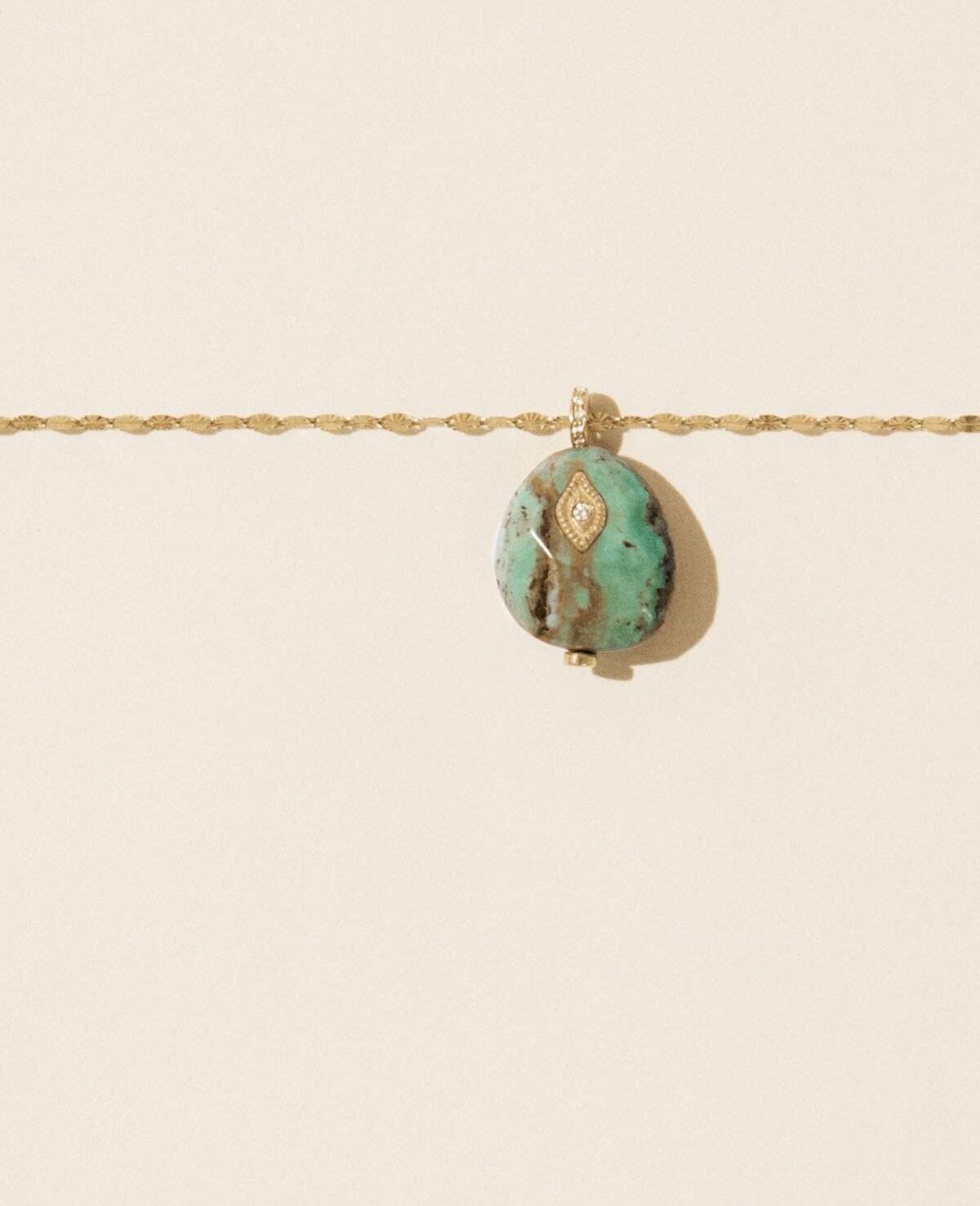 pascale-monvoisin-arles-collier-or-jaune-turquoise-diamants-unisexe-valence-france-bijoux-artisanal-elegant-tendance-front