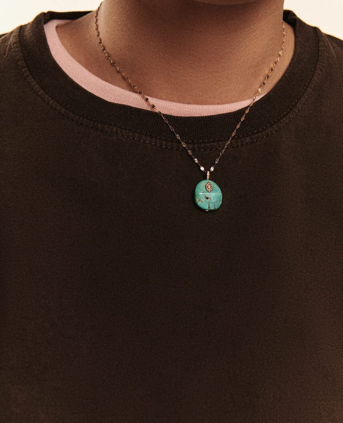 pascale-monvoisin-arles-collier-or-jaune-turquoise-diamants-unisexe-valence-france-bijoux-artisanal-elegant-tendance-front