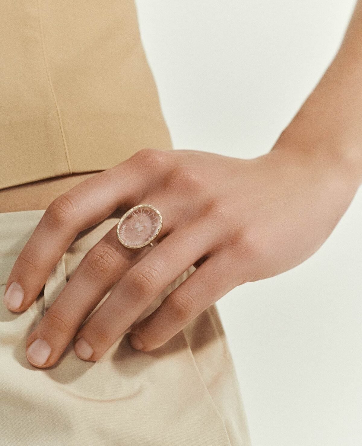 pascale-monvoisin-lamour-bague-or-rose-diamants-unisexe-valence-france-bijoux-artisanal-elegant-tendance-majeur