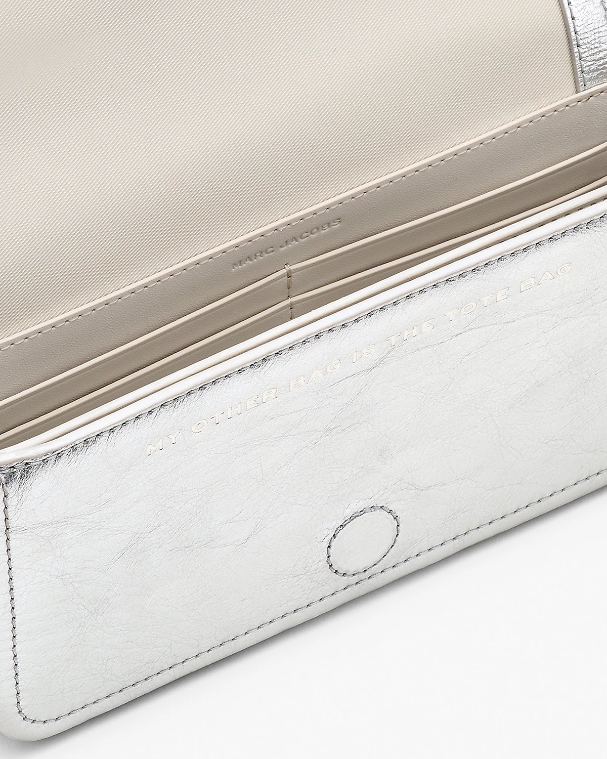 the mini bag cuir village mode valence 2025 intemporel silver card