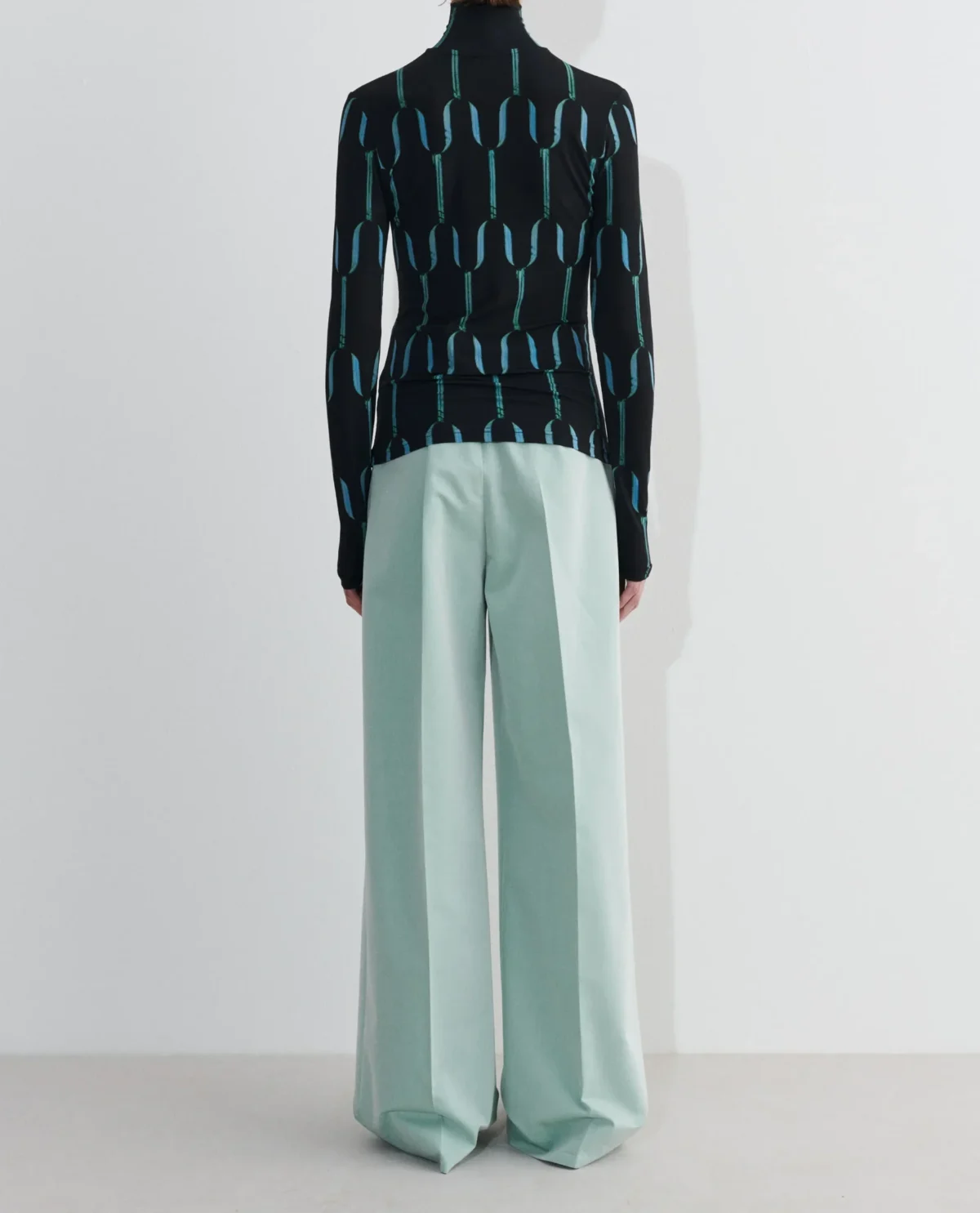 tugal top christian wijnants village valece blue tendance mode intemporel motif black 2025 back